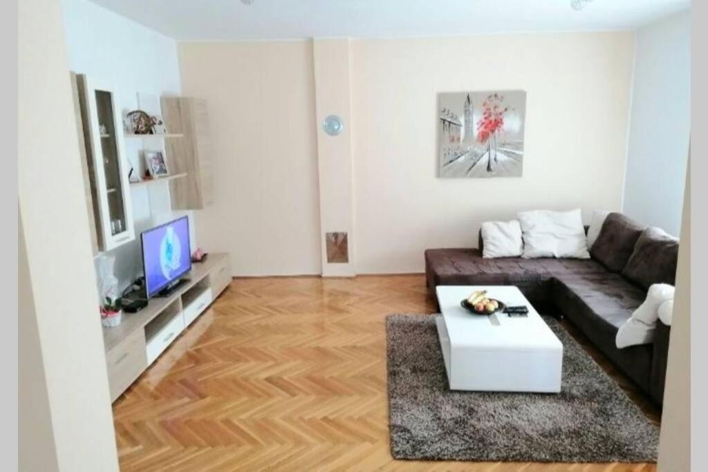 Apartment Zorika Near The Beach Pula Buitenkant foto